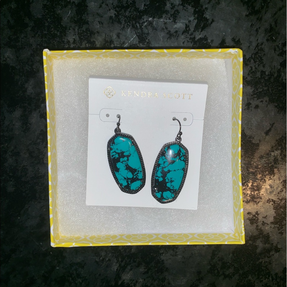 Kendra Scott “Elle” Statement Drop Earrings